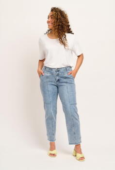 Safia jeans fra Adia