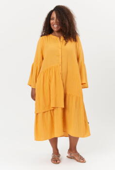 Bibbi kjole fra Adia - Cumquat orange