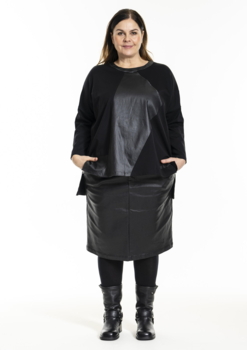 Irena oversize bluse fra gozzip Black