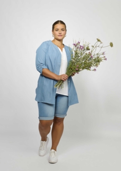 claudia Skjorte i denin look fra Adia fashion