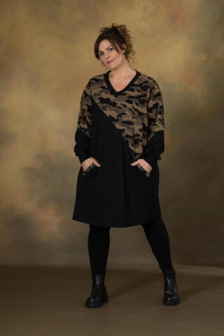 Sarah tunika fra Gozzip Black - Sort med brun camouflage