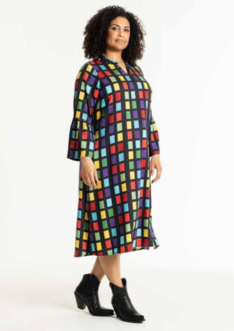 Anete kjole fra Studio - Sort med farverigt firkantet print