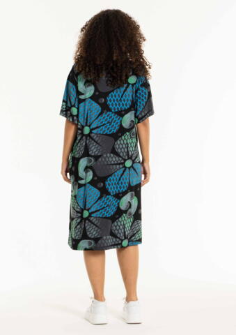 Nicca kort kjole fra Studio i smuk mønster
