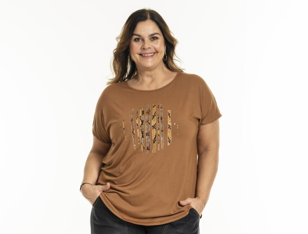 Gitte T-shirt  fra Gozzip i flot cognac-farvet med print