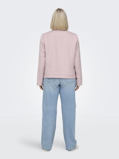 Carcathy kort jakke fra Only Carmakoma - Violet ice