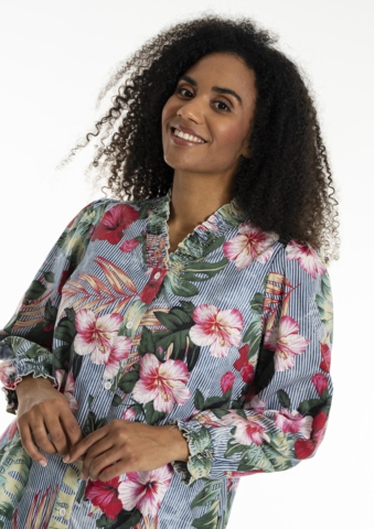 Bonni skjorte-bluse i det smukkeste blomsterprint fra Studio