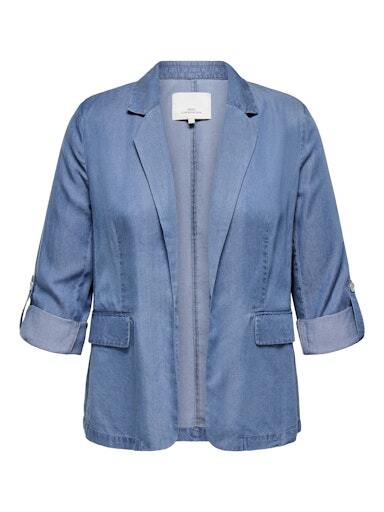 Carcharis blazer fra Only Carmakoma