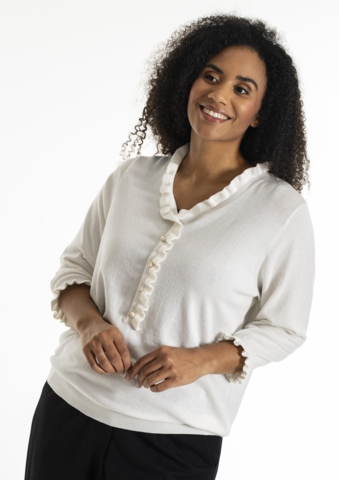Jean strikbluse med flæser fra Studio - Offwhite