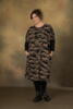 Pia oversize kjole fra Gozzip Black - Brun camouflage